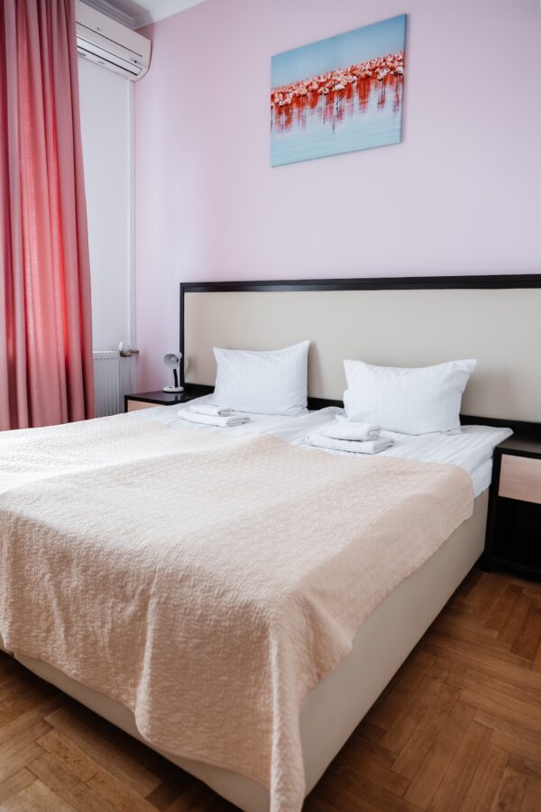 Готель "Писанка"Головна